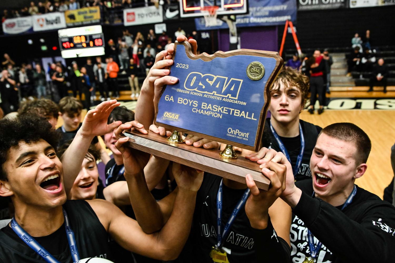 Tualatin men’s basketball team wins second consecutive state